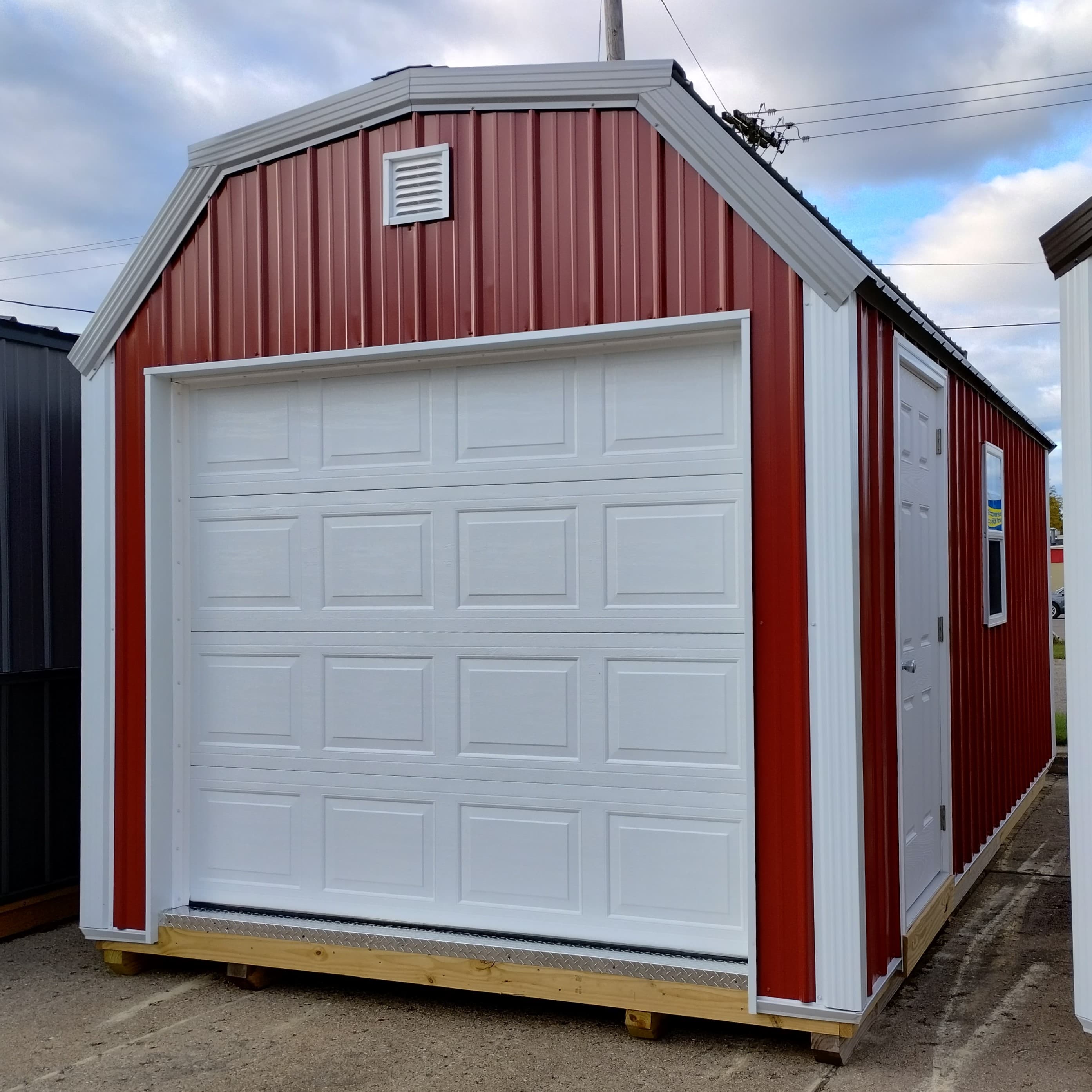 #3775 - Lofted Garage 10 x 20