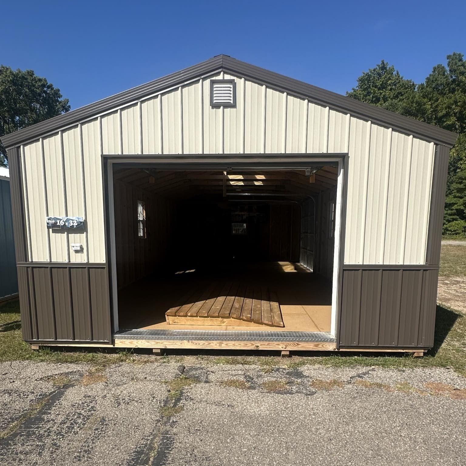 #4090 - Standard Garage 16 x 32