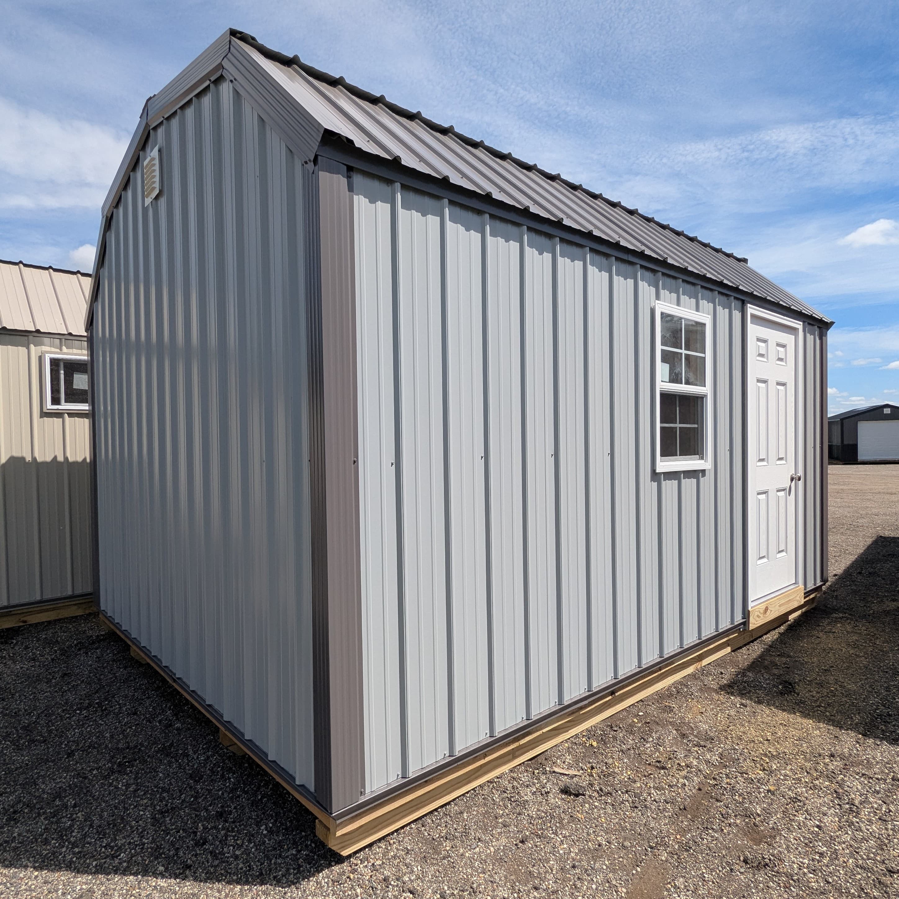 #5814 - Lofted Garage 12 x 16