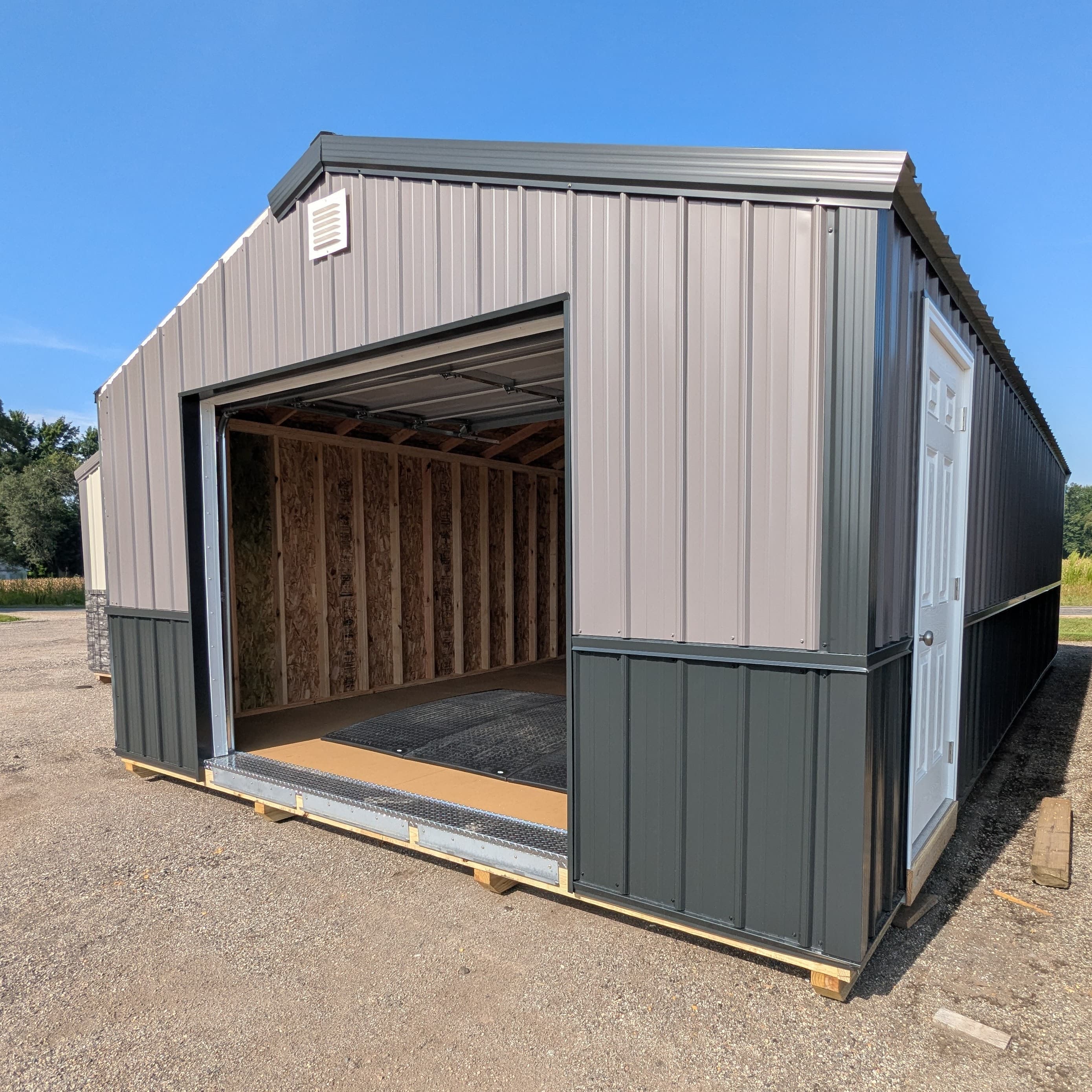 #5679 - Standard Garage 16 x 32